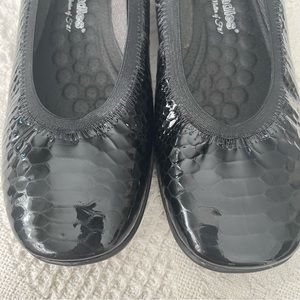 WALKING CRADLES Black Patent Leather Snake Print Ballet Slipper. Size 7 …